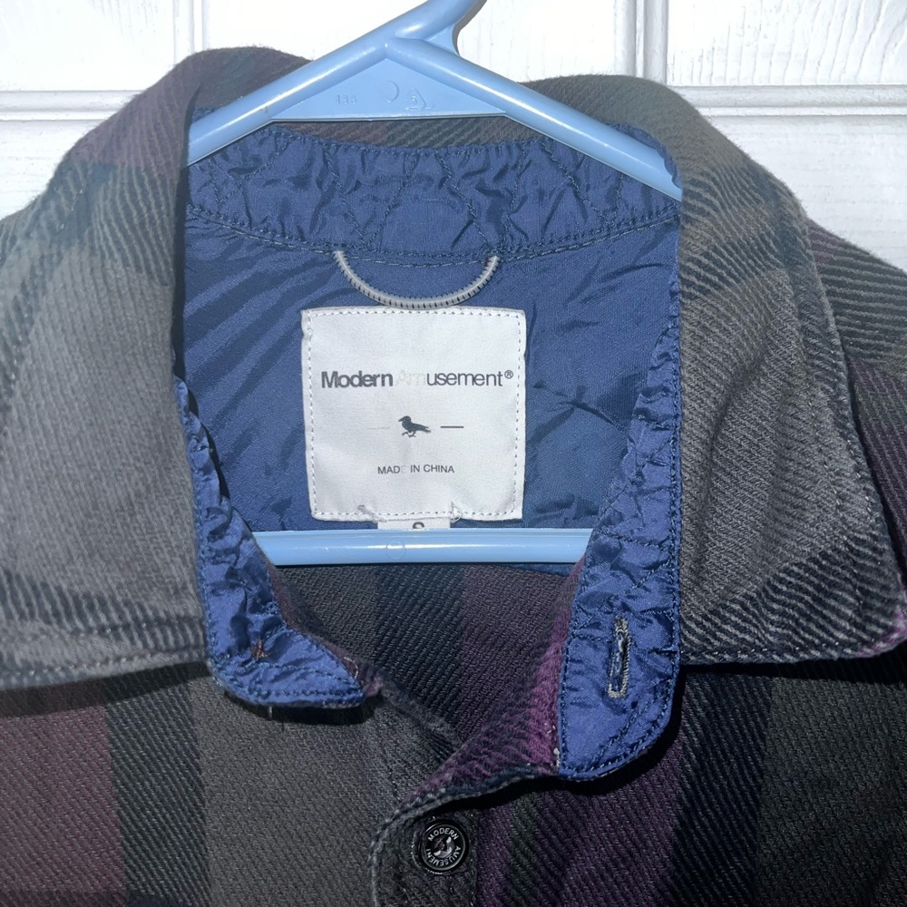 Modern Amusement Mens Purple & Black Button Up Flannel Size Small - Picture 2 of 5